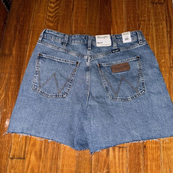 Wrangler Retro high rise jean Factory Cut Off Shorts 32 X 4 Sz 13 Juniors NWT - Picture 1 of 8